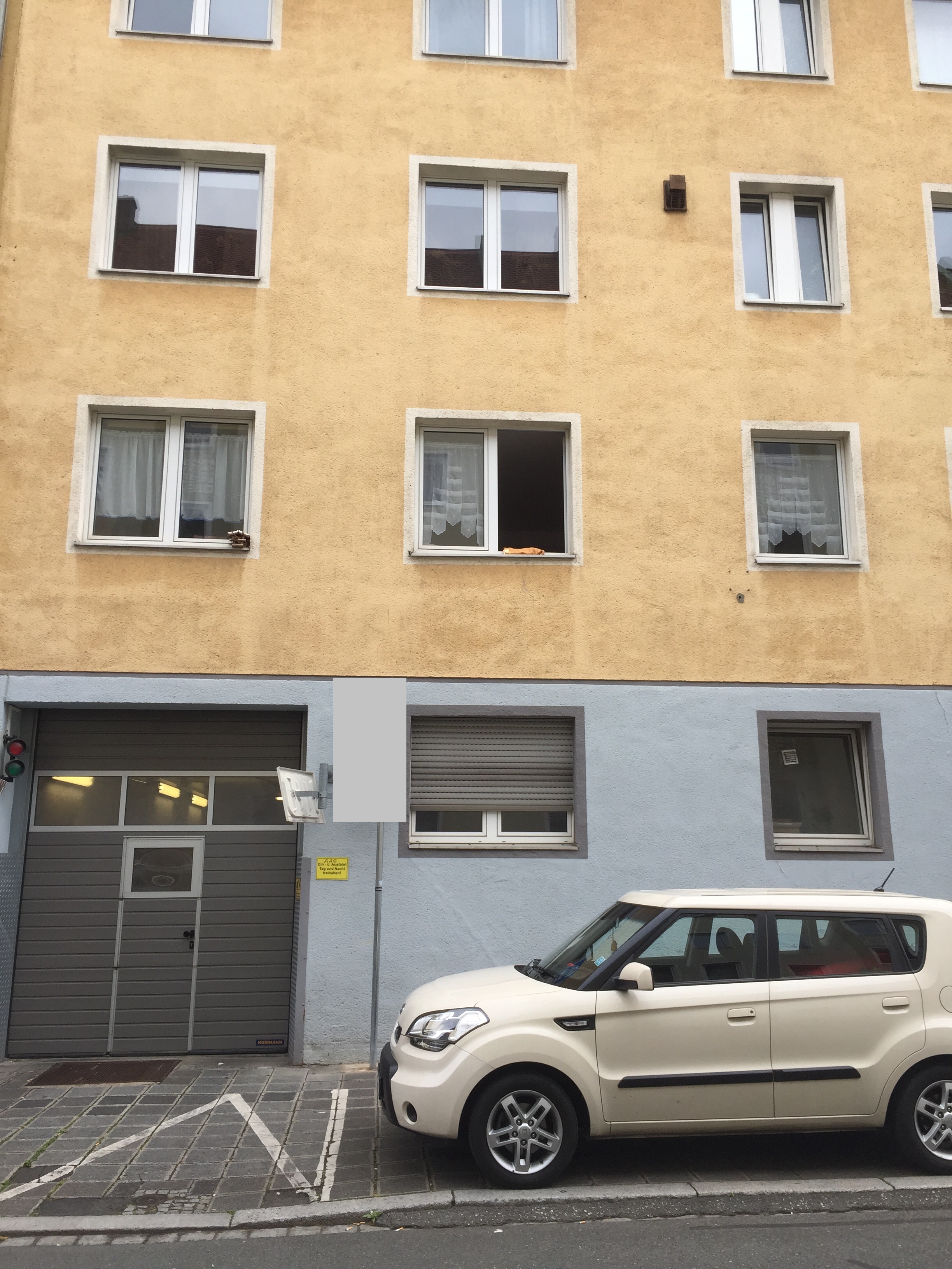 Erster Stock Leinwand Lieferung